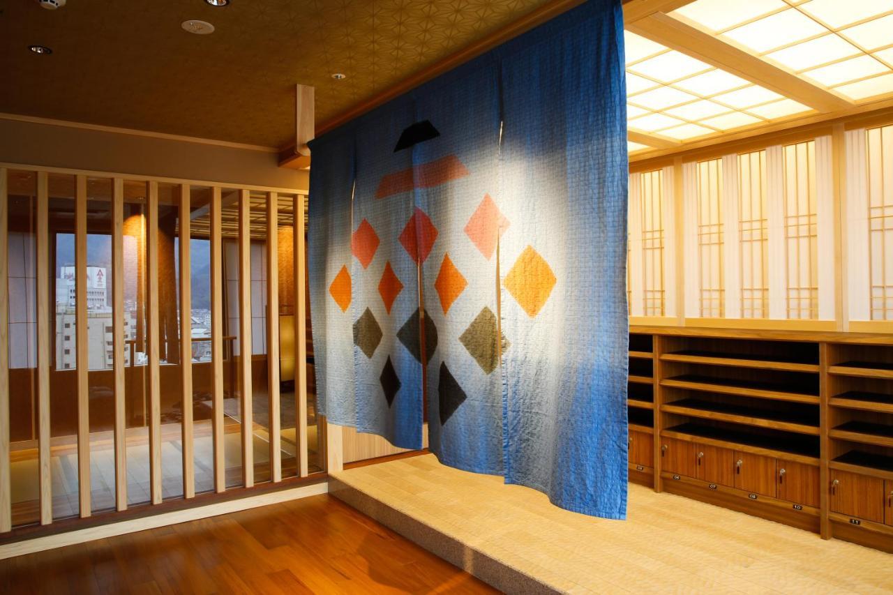 The Shiroyama Terrace Tsuyama Villa Екстериор снимка